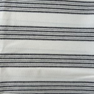 Tela resinada blanca con rayas negras